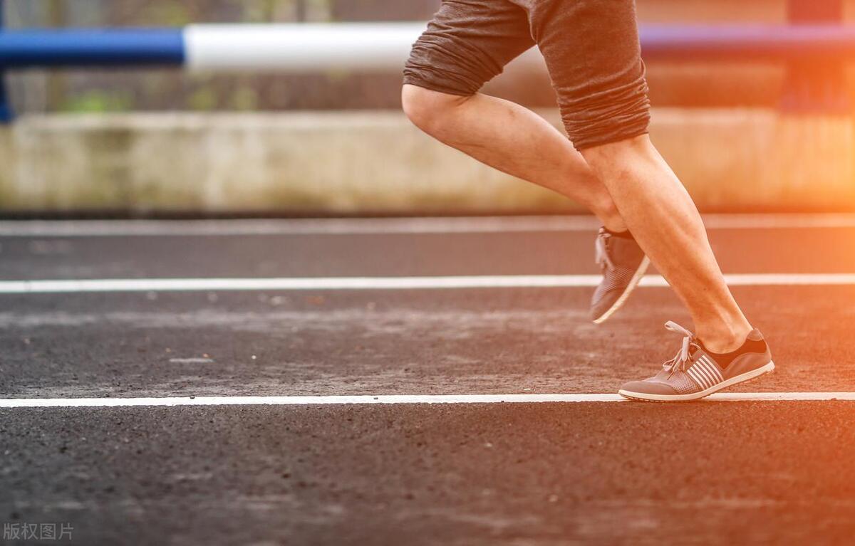 快跑比爬坡更易损伤小腿胫骨？这项研究有新发现